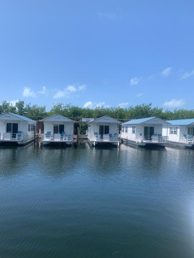 Aqua Lodges At Hurricane Hole Marina Stock Island Exterior photo