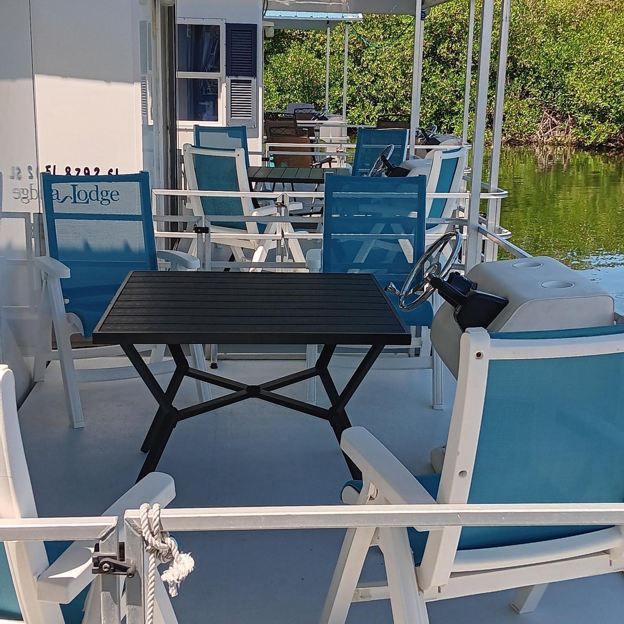 Aqua Lodges At Hurricane Hole Marina Stock Island Exterior photo